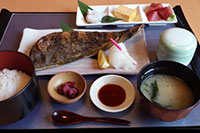 平日ランチ:焼き魚定食